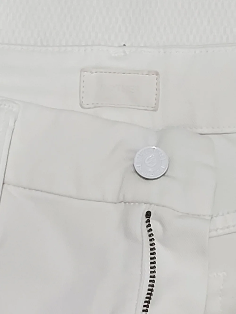 MOTHER The Looker Crop Jeans Glass Slipper White 28 Waist